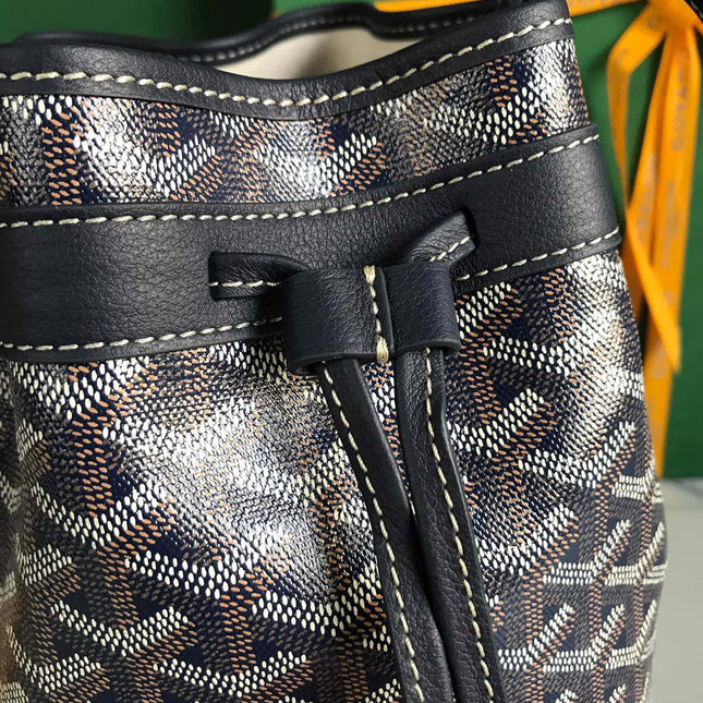 PETIT FLOT BUCKET BAG 22 IN NAVY BLUE GOYARDINE CANVAS AND LAMBSKIN TRIM