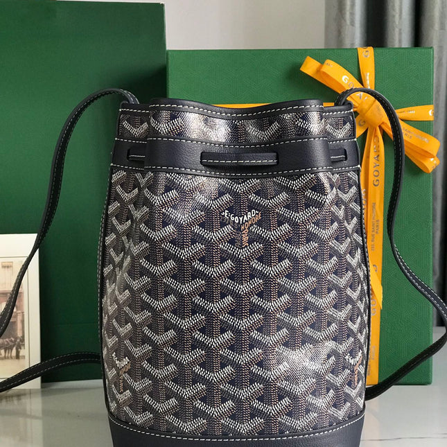 PETIT FLOT BUCKET BAG 22 IN NAVY BLUE GOYARDINE CANVAS AND LAMBSKIN TRIM