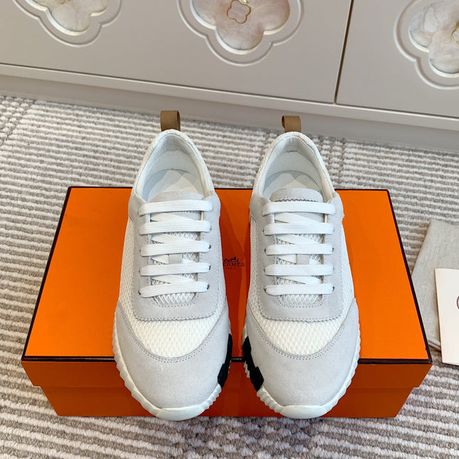 BOUNCING SNEAKER IN WHITE GRAPHIC MESH AND PASTEL GRAY SUEDE