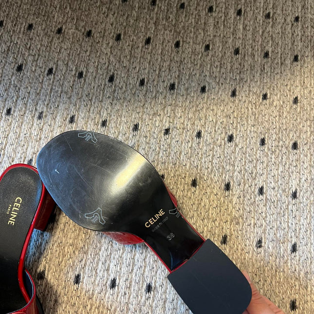 CLEMENCE MULE IN RUBY RED LAMBSKIN AND PATENT CALFSKIN