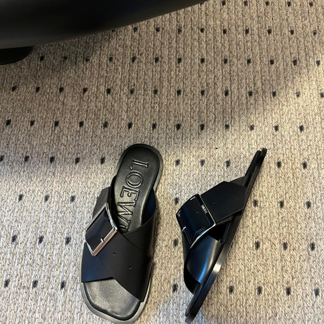 PETAL BELT FLAT SANDAL IN BLACK CALFSKIN