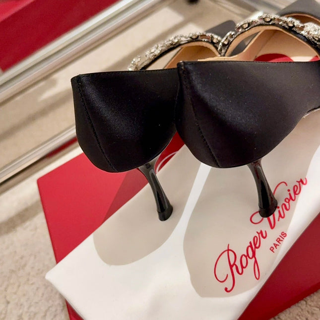 EFFLORESCENCE MARY JANE PUMPS IN BLACK SILK