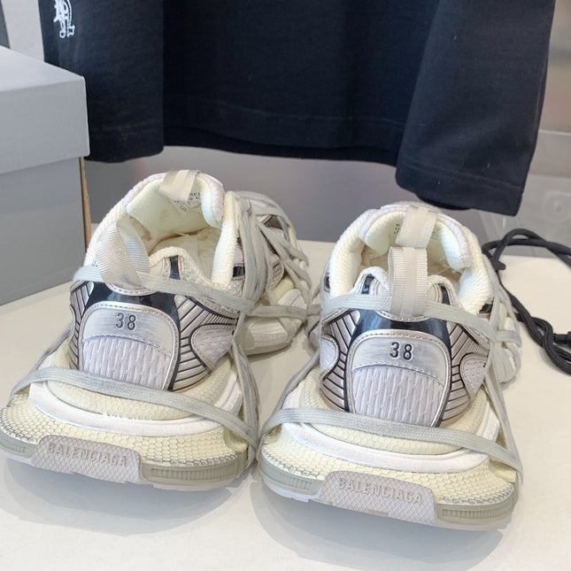 3XL EXTREME LACE SNEAKER BEIGE AND GRAY