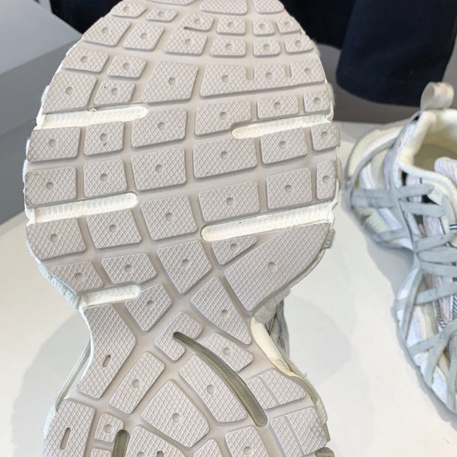 3XL EXTREME LACE SNEAKER BEIGE AND GRAY