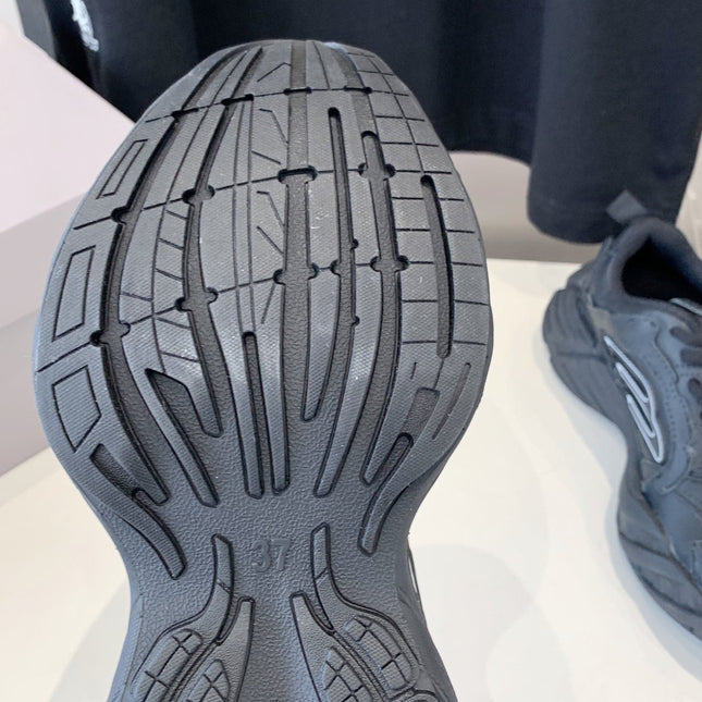 MONDAY SHOE IN BLACK COWSKIN AND POLYESTER