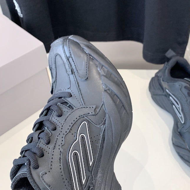 MONDAY SHOE IN BLACK COWSKIN AND POLYESTER