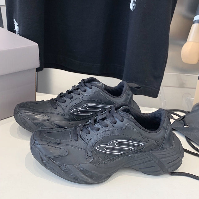 MONDAY SHOE IN BLACK COWSKIN AND POLYESTER