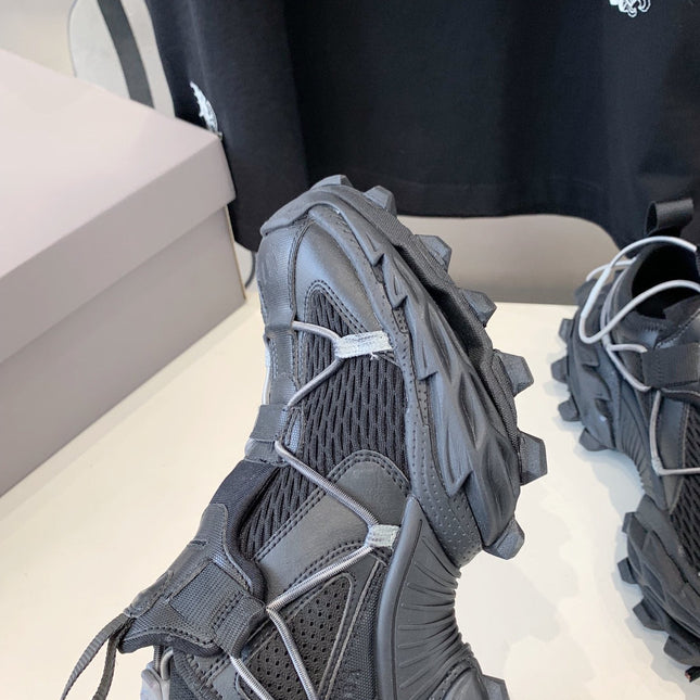 HIKE SNEAKER IN BLACK MESH, POLYURETHANE AND POLYESTER