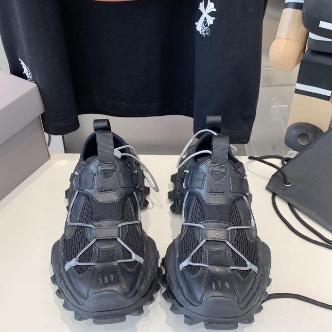 HIKE SNEAKER IN BLACK MESH, POLYURETHANE AND POLYESTER