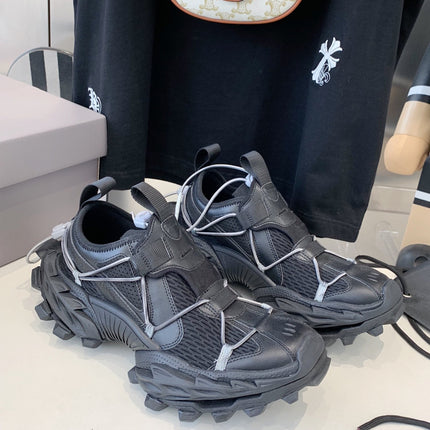 HIKE SNEAKER IN BLACK MESH, POLYURETHANE AND POLYESTER