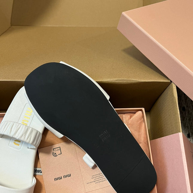 RUCHES SANDALS IN WHITE LAMBSKIN