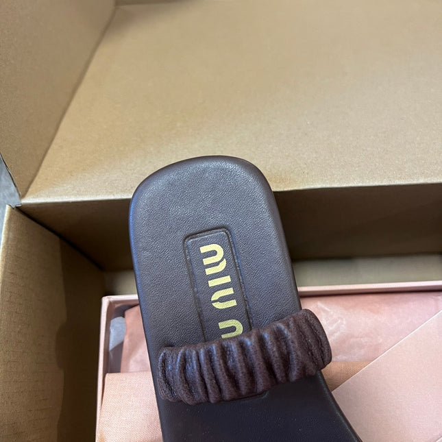 RUCHES SANDALS IN DARK BROWN LAMBSKIN