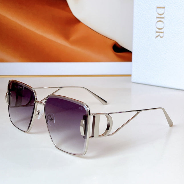 MONTAIGNE SQUARE SUNGLASS DSGTA42UCR IN METAL