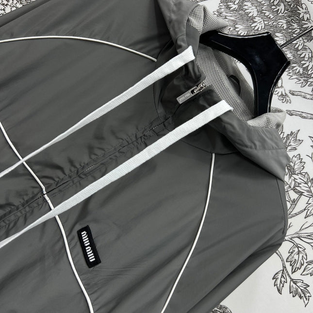 MIU 25S HOODED JACKET GREY IN NYLON 263131