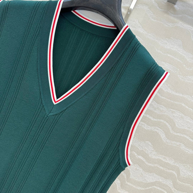 GUCCI V-NECK SLEEVELESS KNIT TOP IN DEEP SEA GREEN