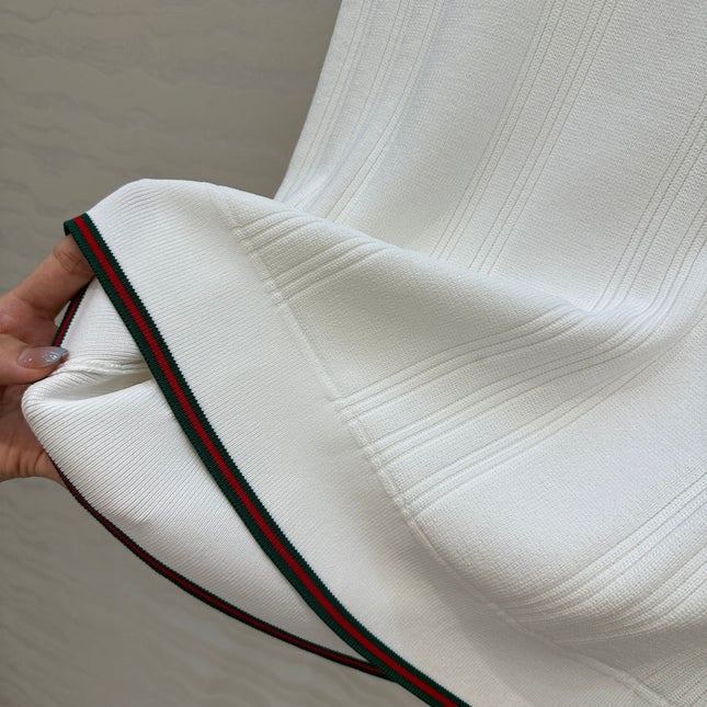 GUCCI V-NECK SLEEVELESS KNIT TOP IN WHITE