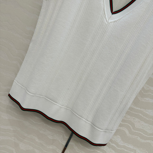 GUCCI V-NECK SLEEVELESS KNIT TOP IN WHITE