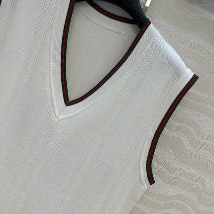 GUCCI V-NECK SLEEVELESS KNIT TOP IN WHITE