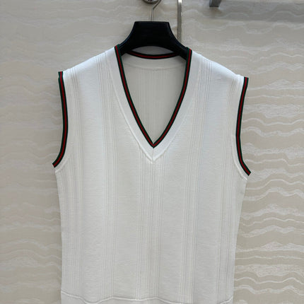 GUCCI V-NECK SLEEVELESS KNIT TOP IN WHITE