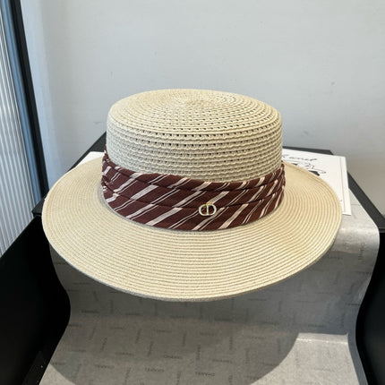 BOATER HAT IN LIGHT BEIGE RAFFIA