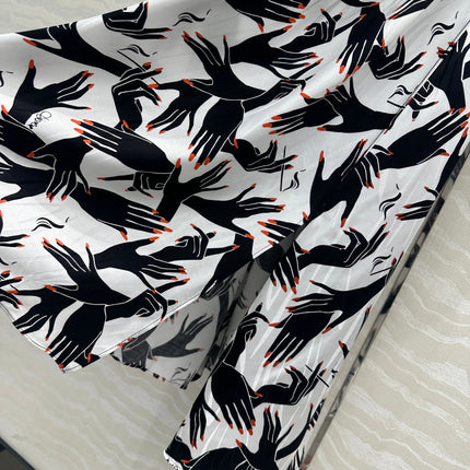 DVF WHITE AND BLACK PRINTED SILK SHIRT DRESS