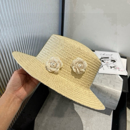 FLAT STRAW HAT IVORY FLOWER ATTACHMENT 673932