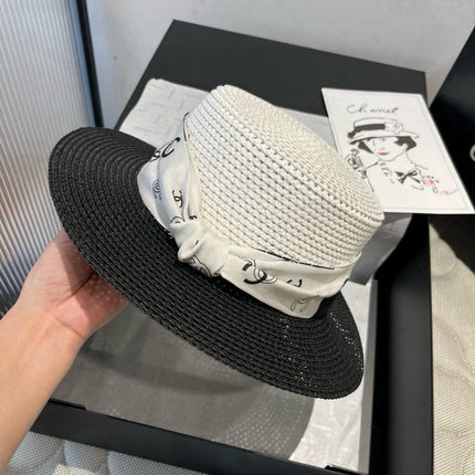 FLAT STRAW HAT BLACK AND WHITE 673935