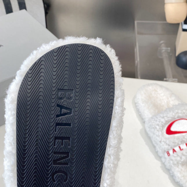 BALENCIAGA 25S FLAT SLIPPERS IN WHITE WOOL