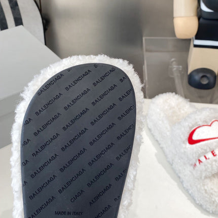 BALENCIAGA 25S SLIPPERS IN WHITE WOOL