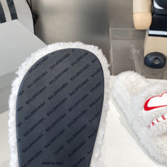 BALENCIAGA 25S SLIPPERS IN WHITE WOOL