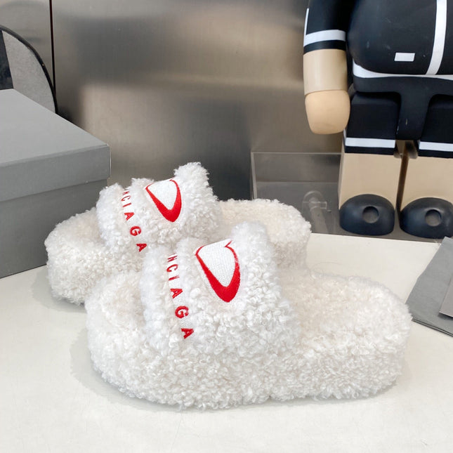 BALENCIAGA 25S SLIPPERS IN WHITE WOOL