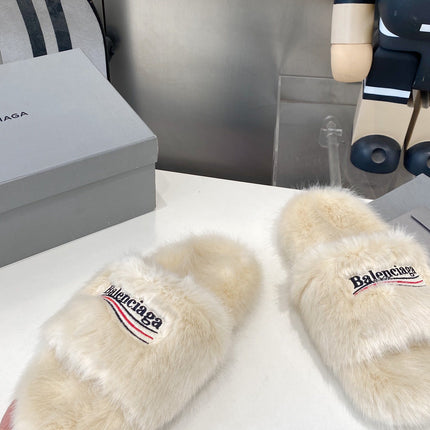BALENCIAGA 25S FUR SLIPPERS IN LIGHT BEIGE FAUX SHEARLING