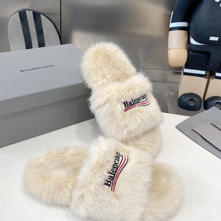 BALENCIAGA 25S FUR SLIPPERS IN LIGHT BEIGE FAUX SHEARLING