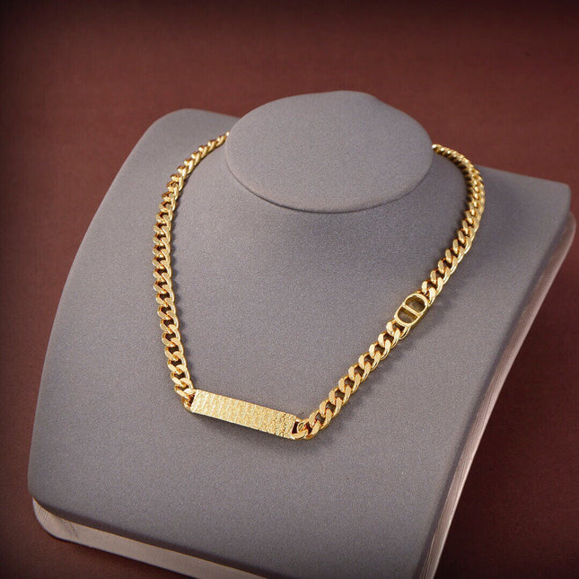 CHOKER CD GOLD PEDANT NECKLACE