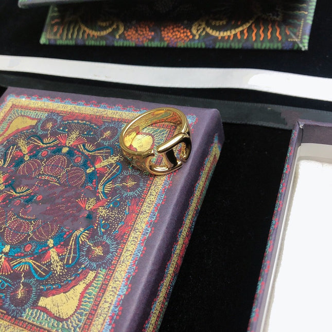 CD 30 MONTAIGNE GOLD RING