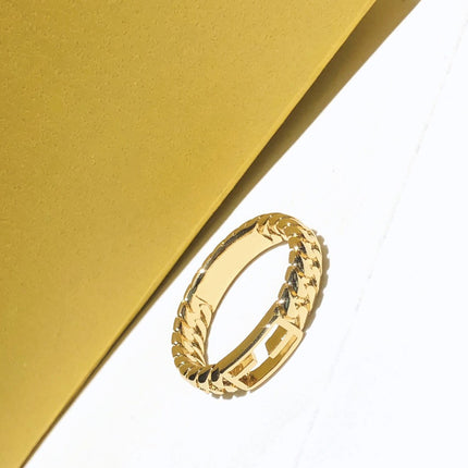 BAGUETTE RING GOLD