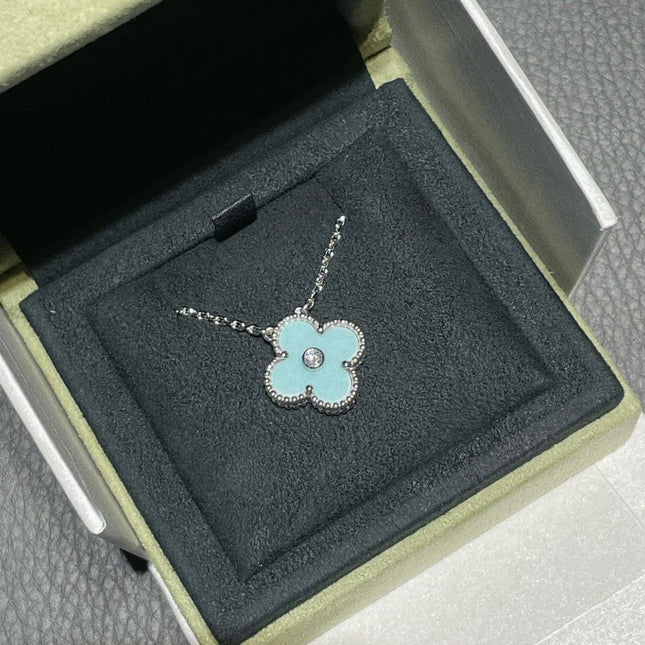 CLOVER 1 DIAMOND LIGHT BLUE SILVER NECKLACE