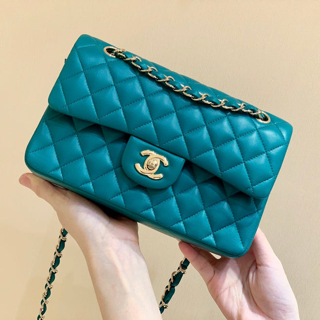 FLAP BAG 23CM GEM GREEN LAMBSKIN GOLD HARDWARE