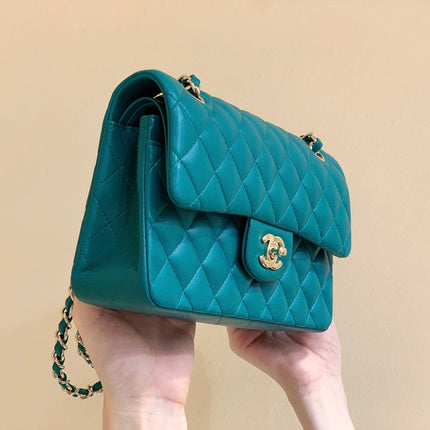 FLAP BAG 23CM GEM GREEN LAMBSKIN GOLD HARDWARE