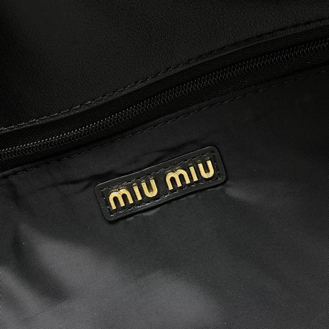 MIU 39 BLACK LEATHER HOBO BAG