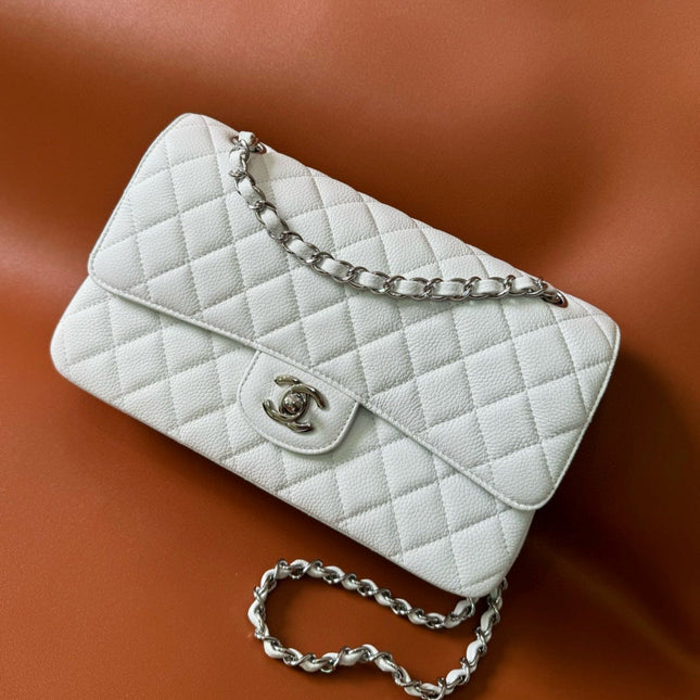 FLAP BAG 25 IN WHITE CAVIAR LAMBSKIN SILVER HARDWARE