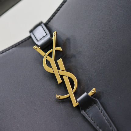 LE 37 MEDIUM BUCKET BAG 26 IN BLACK CALFSKIN GOLD HARDWARE