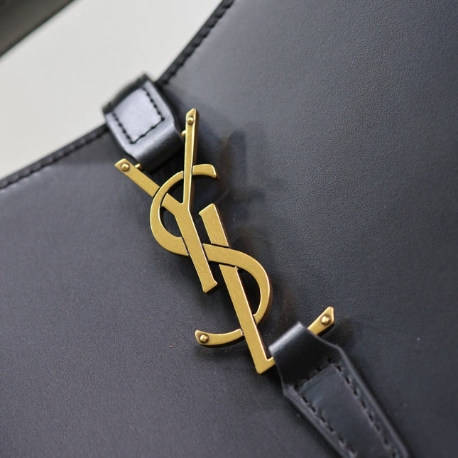 LE 37 MEDIUM BUCKET BAG 26 IN BLACK CALFSKIN GOLD HARDWARE