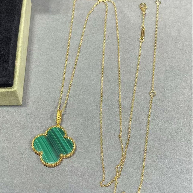 CLOVER PEDANT MALACHITE GOLD NECKLACE