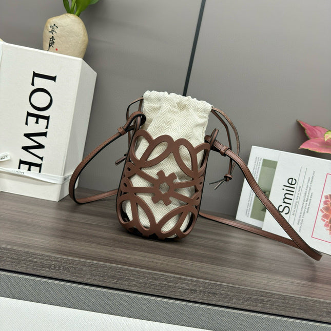 LOE BUCKET BAG 21 ANAGRAM IN BROWN CALFSKIN MIX CANVAS