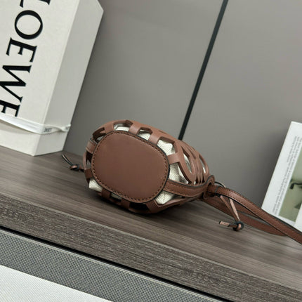 LOE BUCKET BAG 21 ANAGRAM IN BROWN CALFSKIN MIX CANVAS