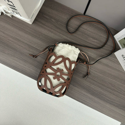 LOE BUCKET BAG 21 ANAGRAM IN BROWN CALFSKIN MIX CANVAS