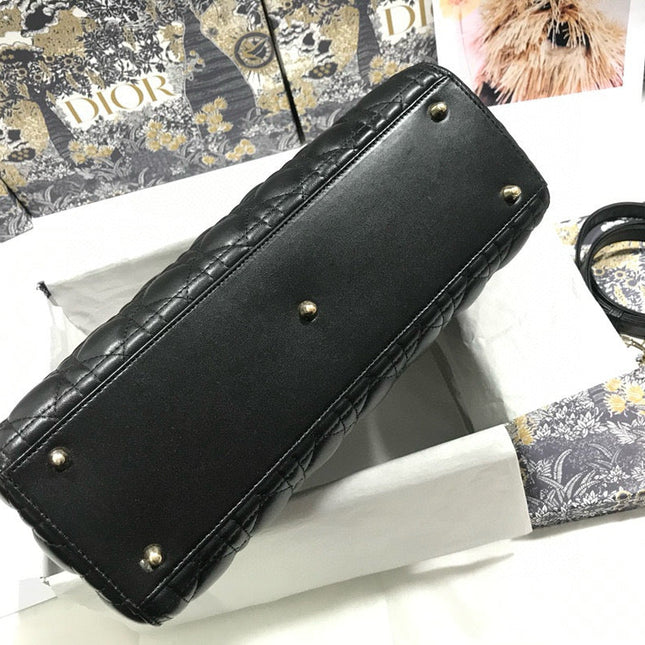 LARGE 32 LADY BAG IN BLACK LAMBSKIN WITH GOLD HARDWARE