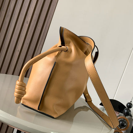 LOE MEDIUM 30 FLAMENCO KNOT IN BEIGE LAMBSKIN