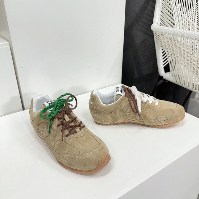 MIUxNEW 530 SNEAKER IN BROWN ECRU SUEDE